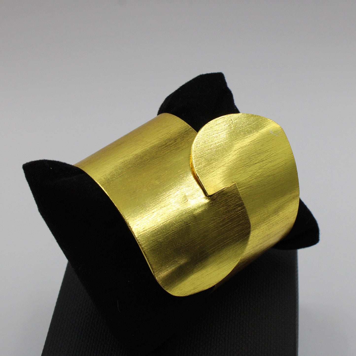 ATENEA gold plated bracelet - Design with character-2