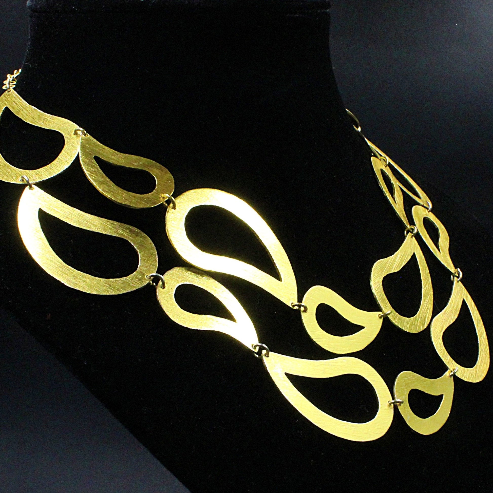 Collar GOTA bañado en oro-1